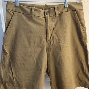 Lululemon men’s commission shorts tan 32 linen